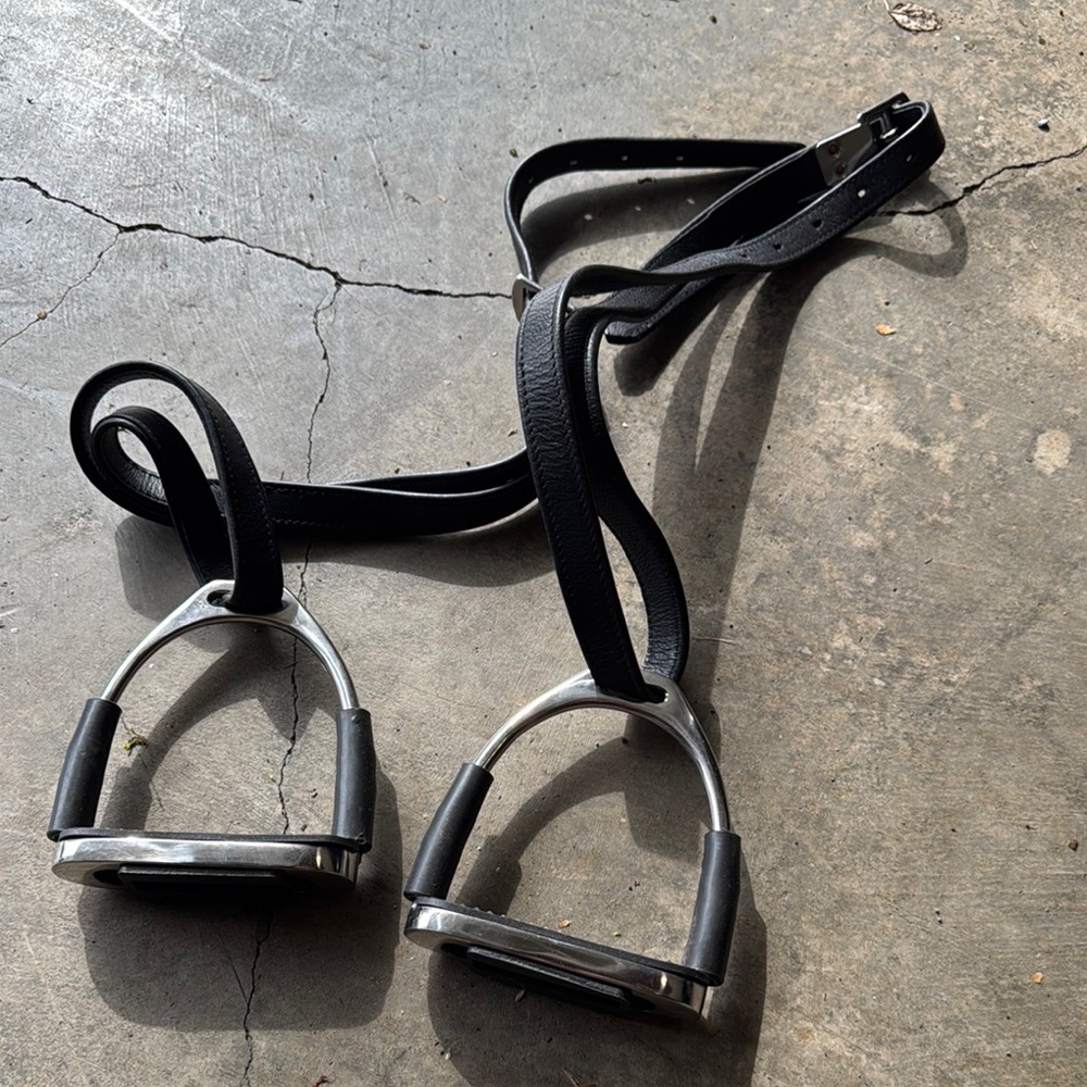 Black Leather Stirrup Belt